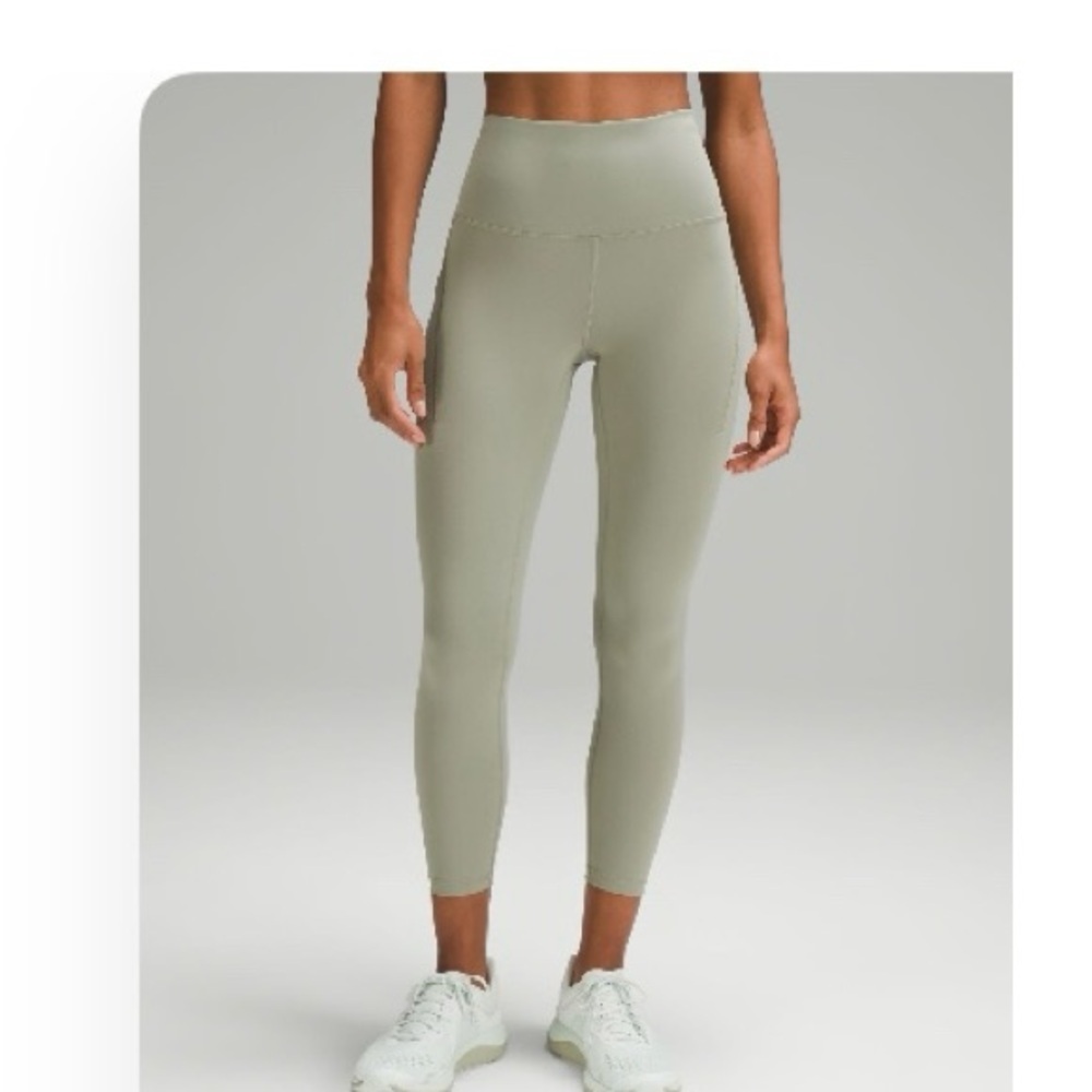 Lululemon Women's High-Waisted wunder train with pockets 25 inch brand nwot - Picture 7 of 7